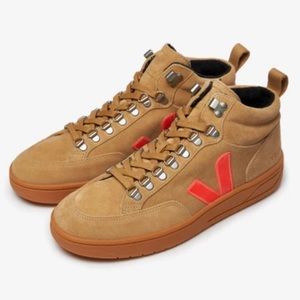 Veja Roraima Suede High Top Sneakers - Size 6 - G54-7